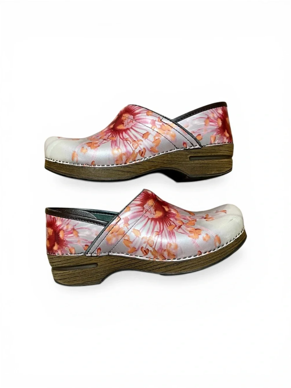 Dansko Professional Clog Ladies Size 39.
STUNNING red/orange floral color! - Picture 4 of 15
